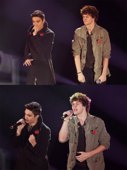 twthing:  fl0ppyfish:  ma favourite boys &lt;3  unffff.  oooshhhh &lt;3