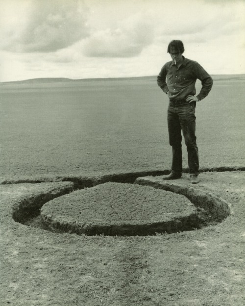 cavetocanvas:Nine Nevada Depressions: Isolated Mass, Circumflex 1, with Artist- Michael Heizer, 1968