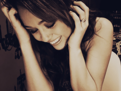 florapaulita:  Você tem que sorrir para a vida pra sempre, mesmo nos piores dias.  Miley Cyrus  