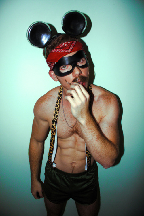 Red Bandana KiKi - Alexander Guerra 2011 adult photos