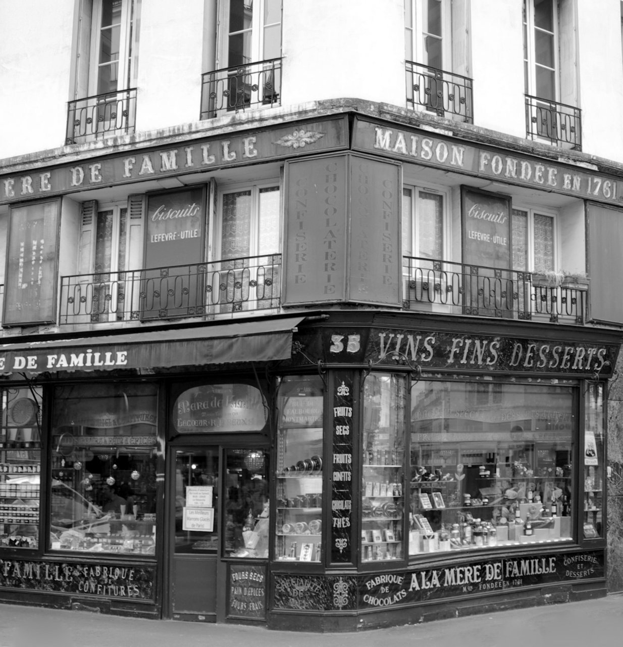 artemisdreaming:  La mère de Famille, the oldest confectionery shop in Paris Large