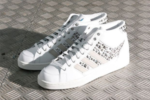 Adidas: Christian Louboutin and Lanvin. Like this! Beliin donk!! ;)
myroomofexcitement:
“ Following in the footsteps of high-fashion designers including Christian Louboutin and Lanvin, adidas’s latest Superskate Mid release is embellished with silver...