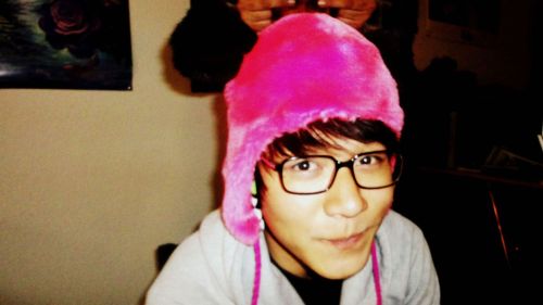 smokinyesska:  stop being so damn adorably asian, stephen. Stoppppiiit.  awwww, stephen.