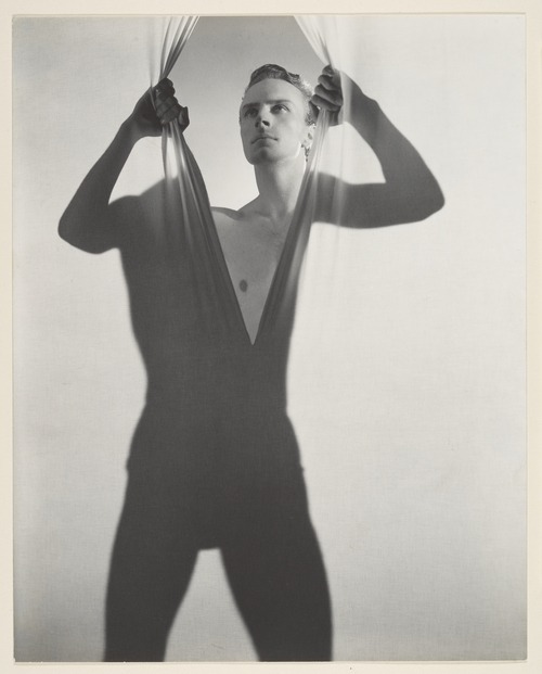 holdthisphoto:  Yurek Shabelevsky, October 1939 by George Platt Lynes (via) 