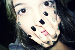 thenightfantasy:  Eu quero ser feliz e tenho pressa, pois não aguento mais sofrer ! 