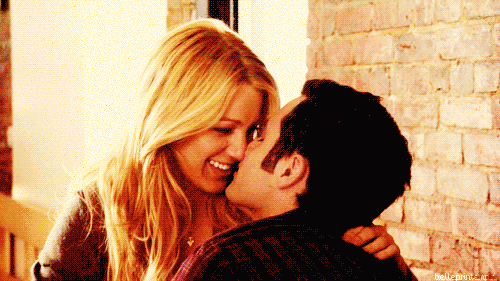 romanceaguacomacucar:  itssobarbie: “Qualquer homem pode amar milhares de garotas,