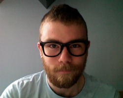 otter-monkey:  Wondering if I suit these glasses with my hair short like this. I can’t decide :\ 