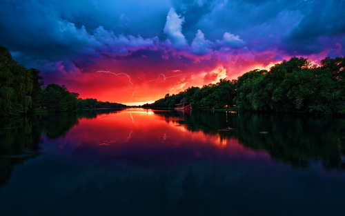 sunsurfer:  Sunset Lightning, The Philippines  photo via jamesseekings