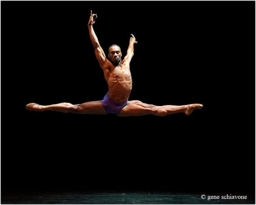 basakyonar:  Desmond Richardson / by Gene Schiavone 