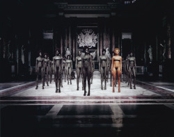 VB48 725DR performance by Vanessa Beecroft;