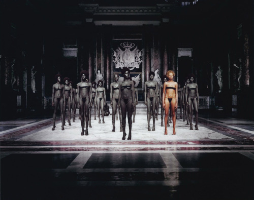 VB48 725DR performance by Vanessa Beecroft; palazzo Ducale, Genova 2001