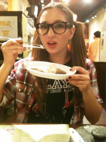 shaylaren:  Just enjoying some food from adult photos