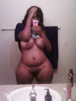 perv-robot:  mistertilmonjr:  Oh shit she #thick as cold honey #titties damn #curve #twitterafterdark  activate heart skip beat