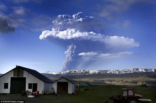 Grimsvotn volcanic eruption, south-east Iceland (22nd May, 2011)