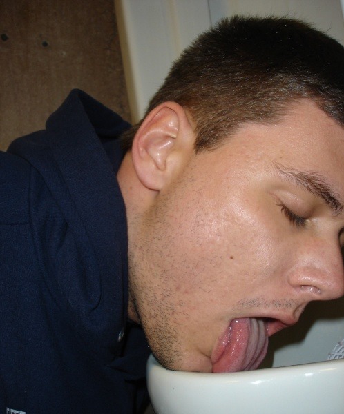 Porn Boys Who Love Toilets photos