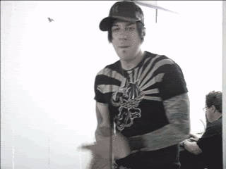 Aula de dança com Avenged Sevenfold.