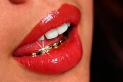 golddddddd:  grillz here i come 