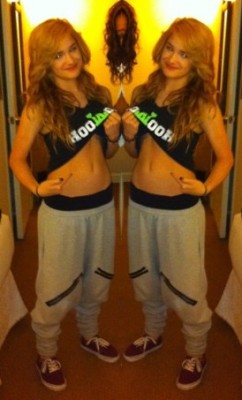 youizcarlo:  iammecrew:  cha chi’s abs lol  hot hot hot hot hot hot hot chachi ♥