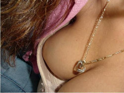 my-taste-in-breasts: 