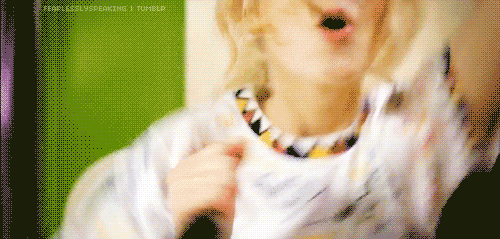 thingsinlife-1:  Louca, chata e irritante. Prazer, essa sou eu. (thingsinlife) 