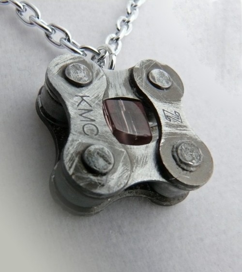 genius-idea:  I imagine it could be fairly easy to accomplish and customize a piece like this.  Howe