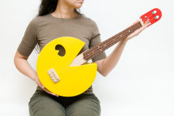 lustik:  Pac Man ukulele - Paul Celentano 