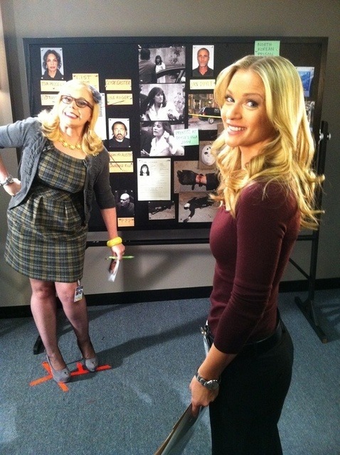 criminalmindsthinkalike:  on the set :) J.J. Returns!! 