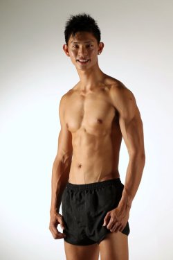 wrdimgvd:  This is why Singaporean males should serve Military Service. It makes you hot (hopefully).