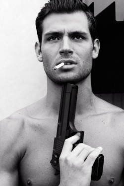 therealtomtoms:  Greg Vaughan gets Klein-ish