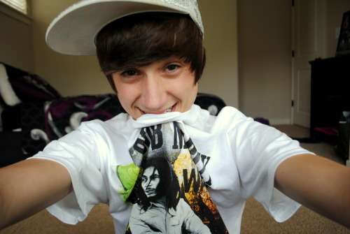 ali-sexual:hi the bed’s over here