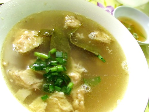 Paksiw ng NagaThis dish may not be the most appealing when it comes to appearance, but give it a go.