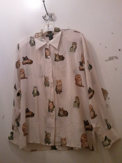 kittysandkoffee:  GIVE ME 