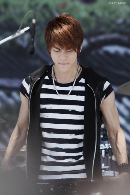 SUPER MUSCULAR JONGHYUN @ 'Walk for the 4th Forbidden Love 110528 