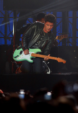 dreamxparadise:   Bruno Mars Live in Chicago 