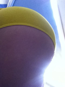 zaftiggirl:  This is a great pic because it looks like the sun shines out of my arse. 