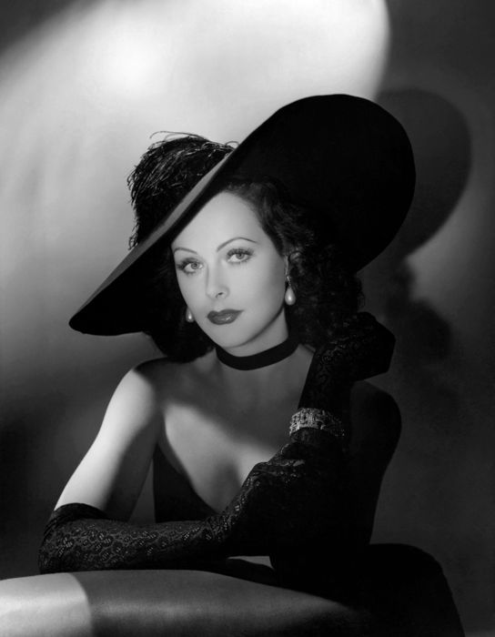 lacontessa:  Hedy Lamarr —via lushlight 