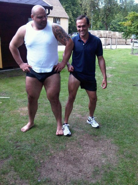 bearmythology:  irishcubby:  Laurence Shahlaei  I always get aroused when I see a big dude doing an unfair body comparison with a smaller guy.  no hay comparacion jeje