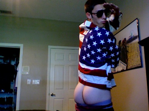 gay-ass:

home alone

I have pride in that American ass #gay#ass#butt#bubble butt#hot#yum