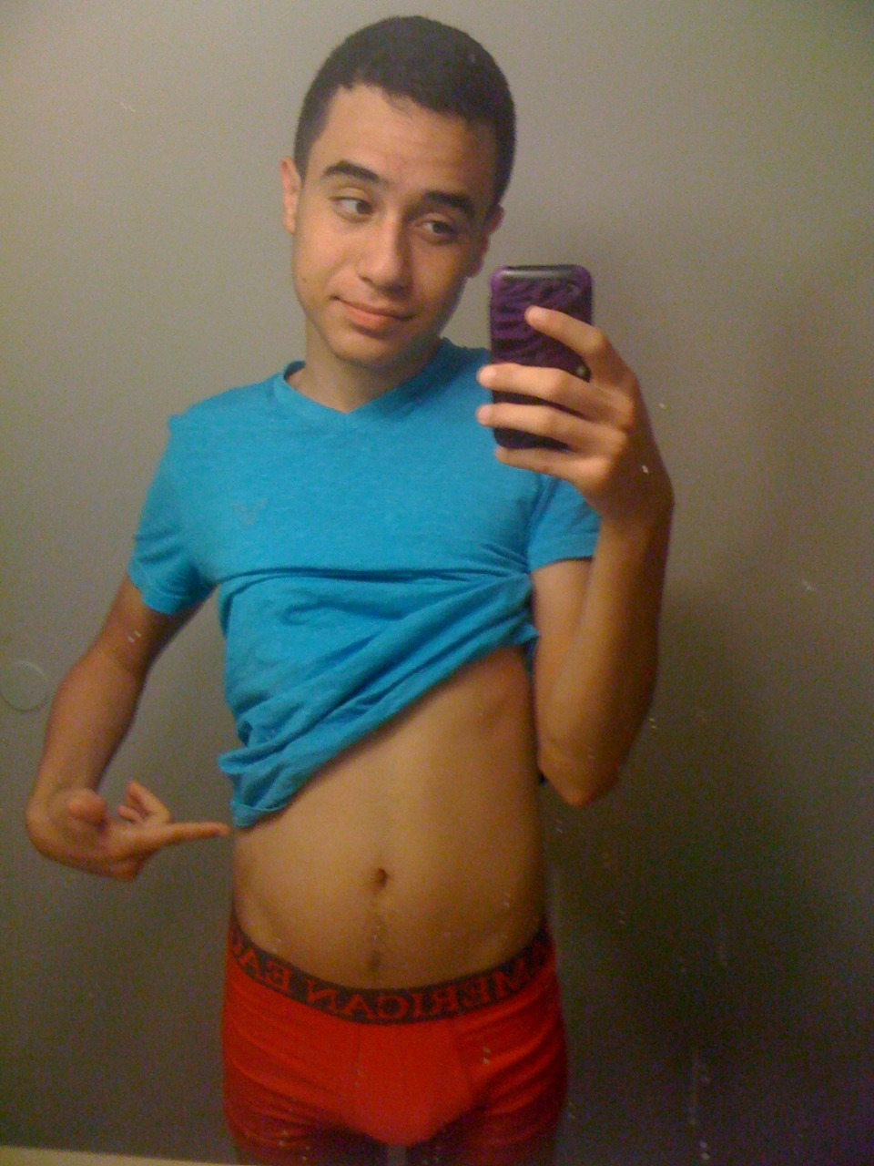 jakethesancho:Gonna work on getting me some Abs over the summer. [: What ya think?!