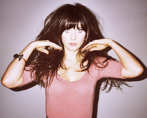 aaaally:  i love her voice 