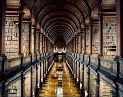 Library at Trinity College (Séc. XVI), Dublin,