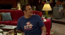 rockchalkjayhawk:  HIMYM’s Marshall wearing a KU Shirt :)