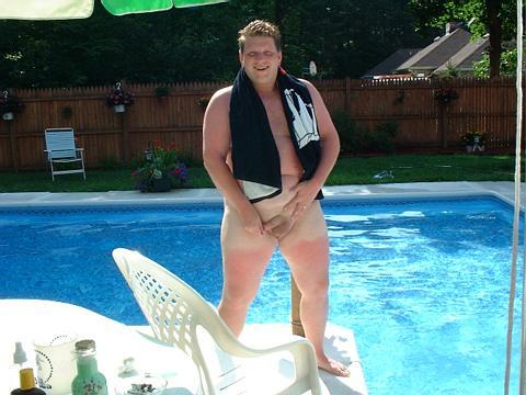 thebigbearcave:  omg a slightly sun-baked chubby with a tan-line!  wanna see that