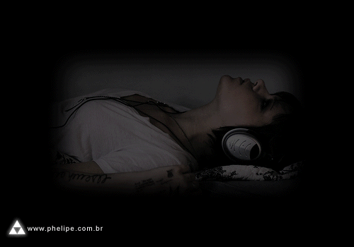  E mesmo que você não esteja aqui, eu vou dormir pensando em você.   