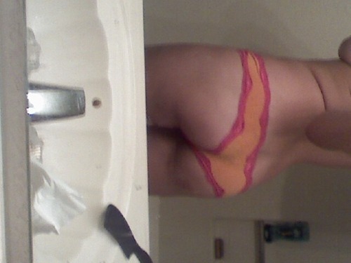 http://sexytucsonpics.tumblr.com/post/6082761985