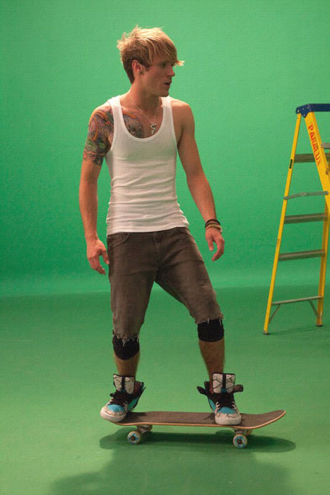 Reasons why I love Dougie Lee Poynter.