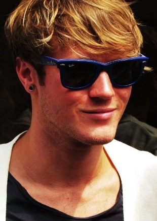 Reasons why I love Dougie Lee Poynter.