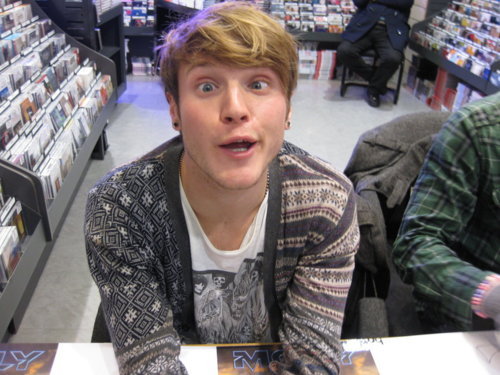 Reasons why I love Dougie Lee Poynter.