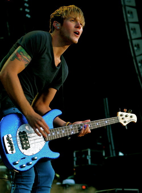 Reasons why I love Dougie Lee Poynter.