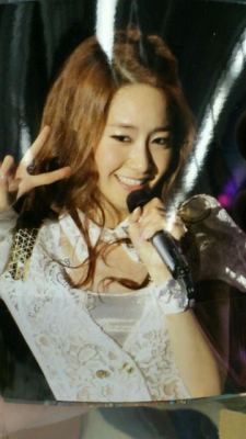 wifeyoona:  cr:ariari0802 